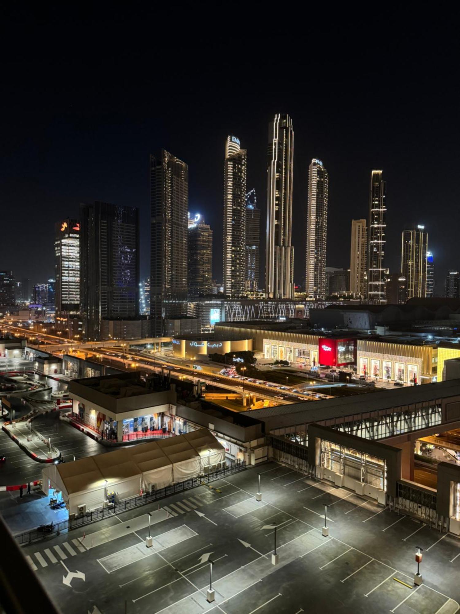 Premium 3br With Burj Khalifa & Mall View شقة